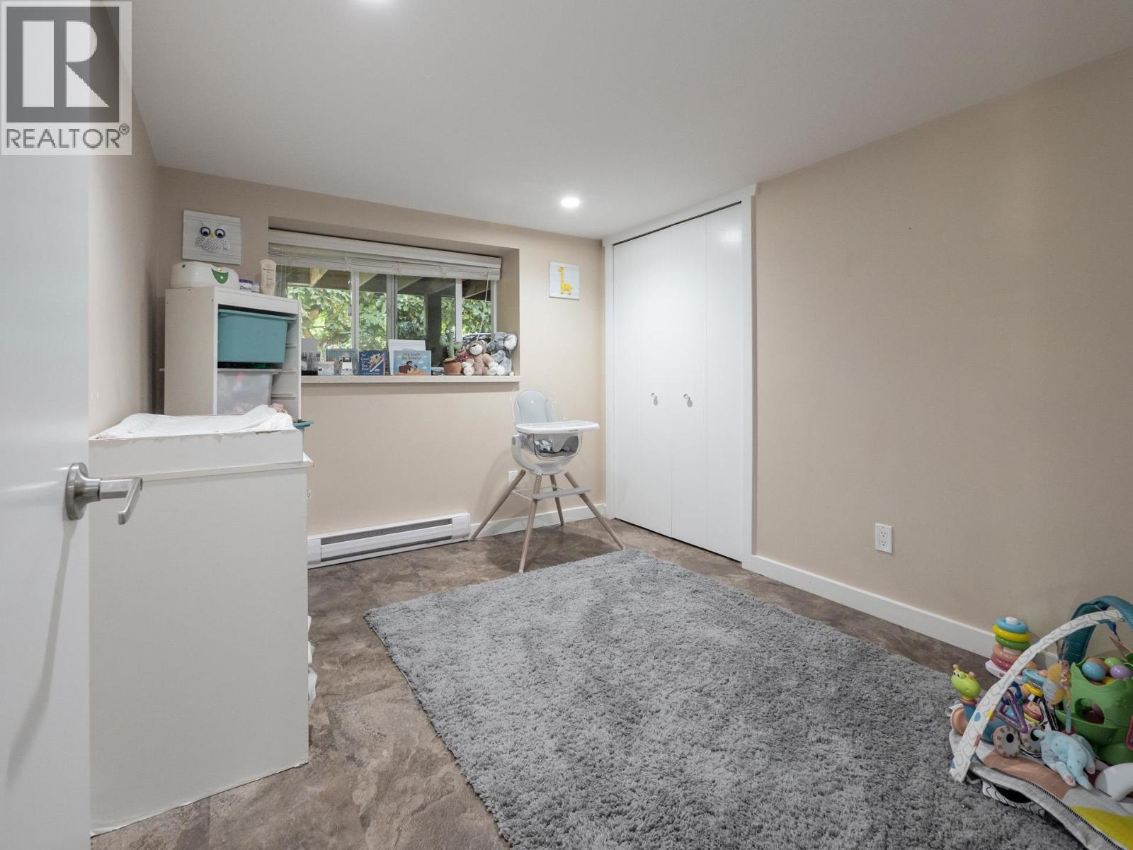 430 ALDERSPRINGS ROAD, Gibsons