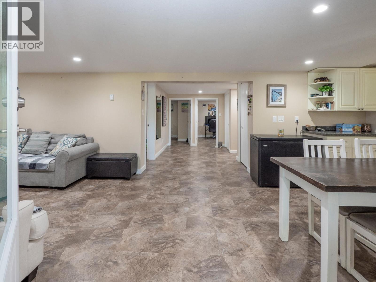 430 ALDERSPRINGS ROAD, Gibsons