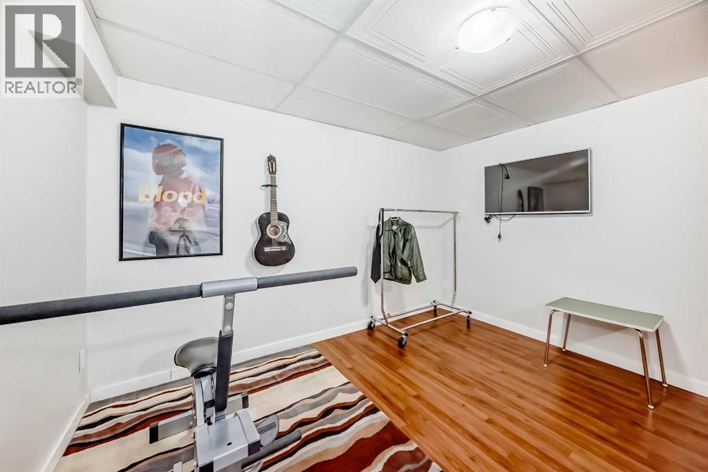 Single Family House for Sale in    Street NE Pineridge Calgary 