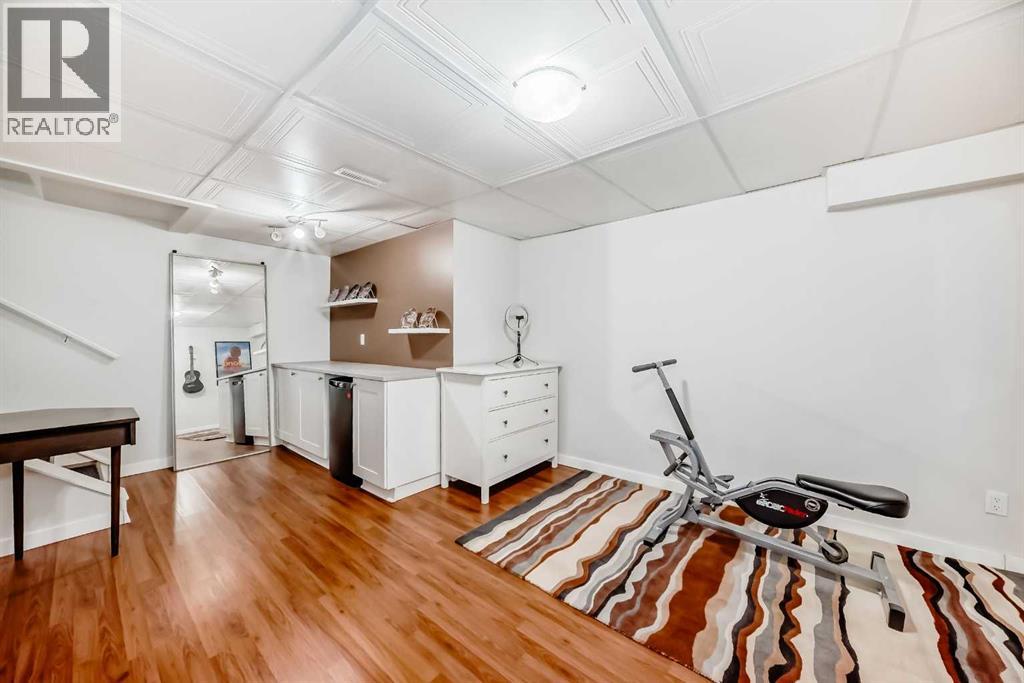 Single Family House for Sale in    Street NE Pineridge Calgary 