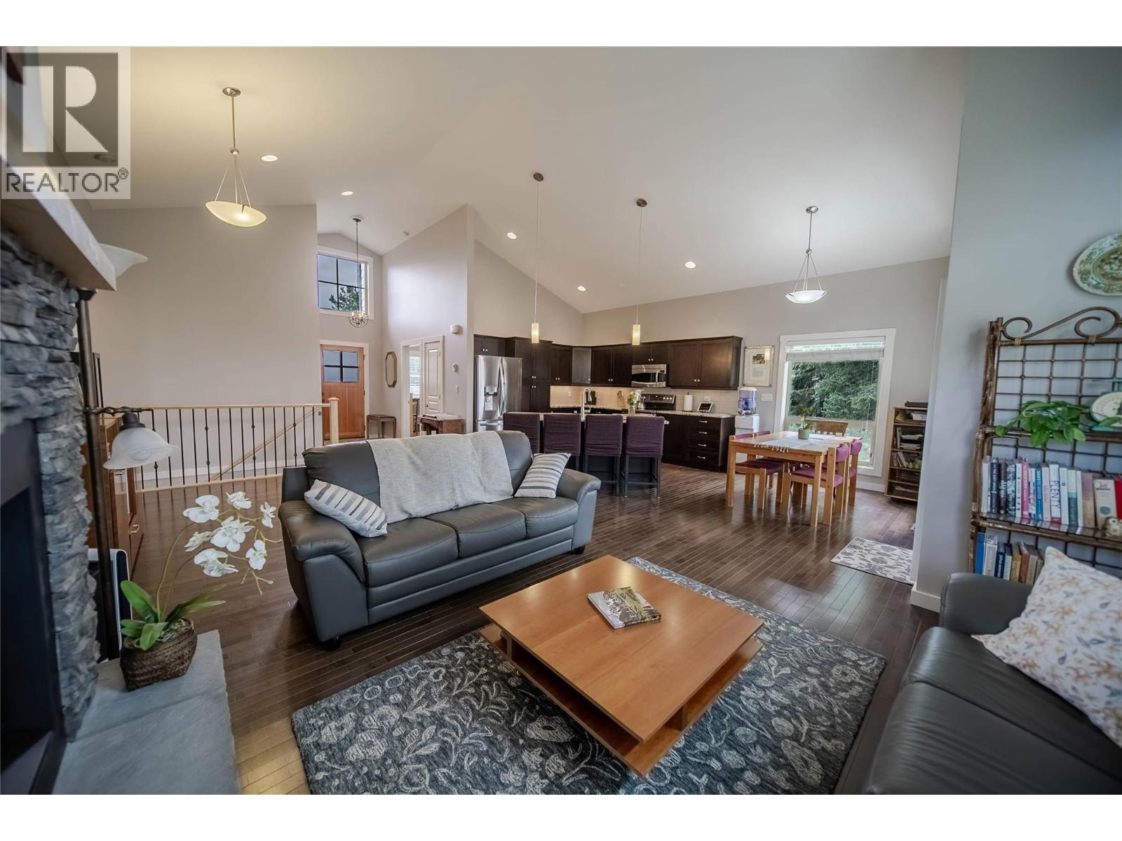 233 BOULDER  NW Creek, Cranbrook