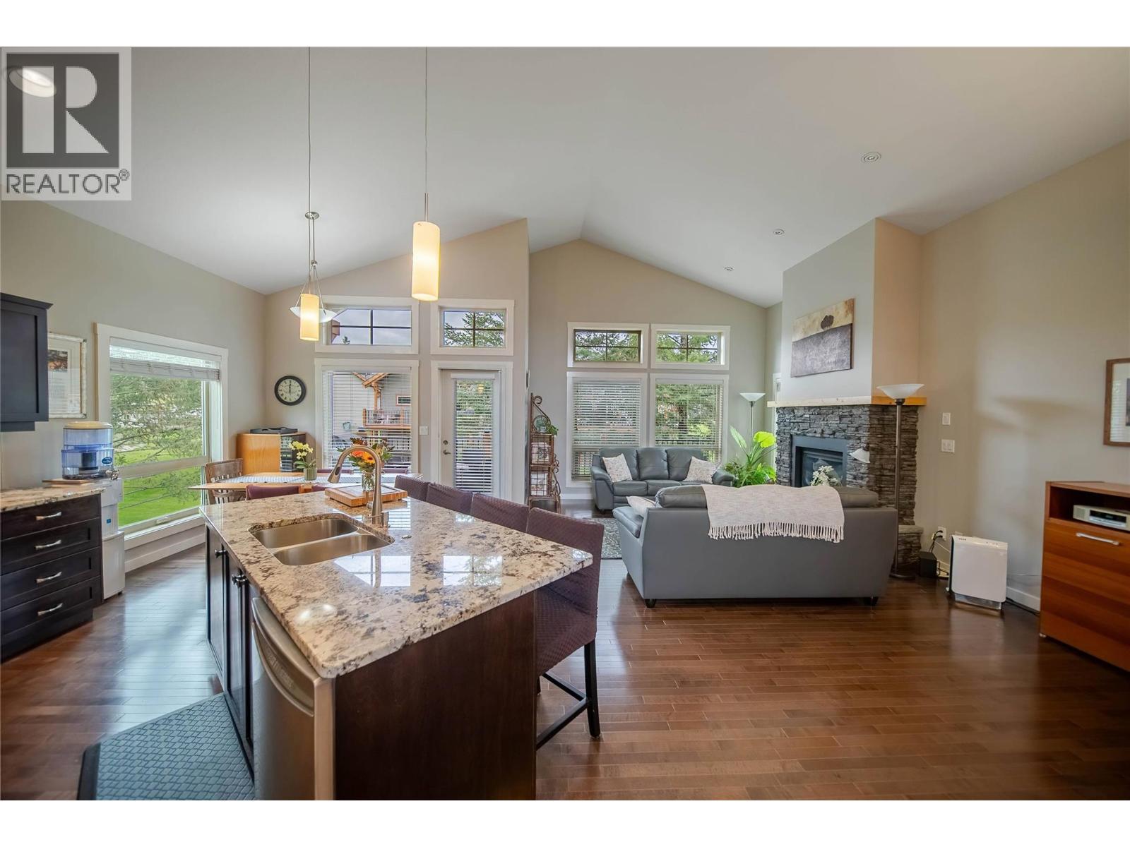 233 BOULDER  NW Creek, Cranbrook