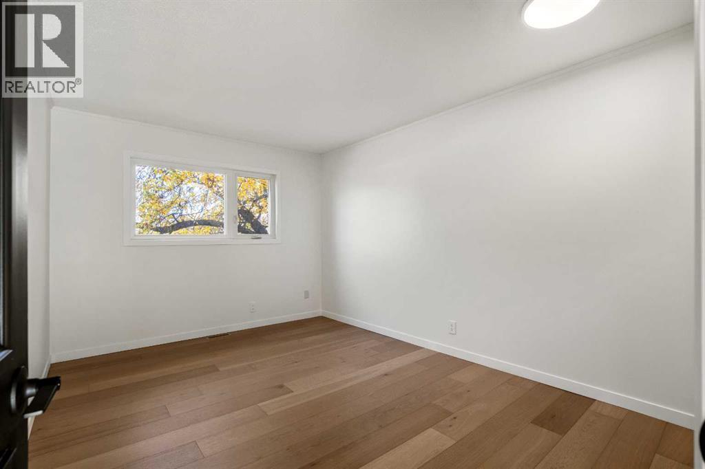 Single Family House Bungalow for Sale in   Avenue SW Glamorgan Calgary 