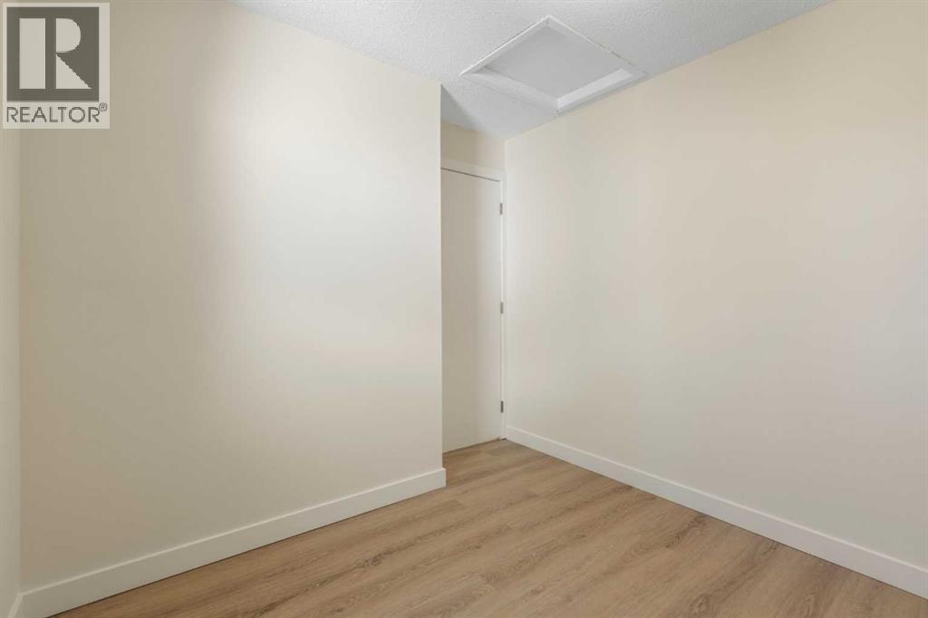 Single Family House for Sale in    Street SW Glamorgan Calgary 