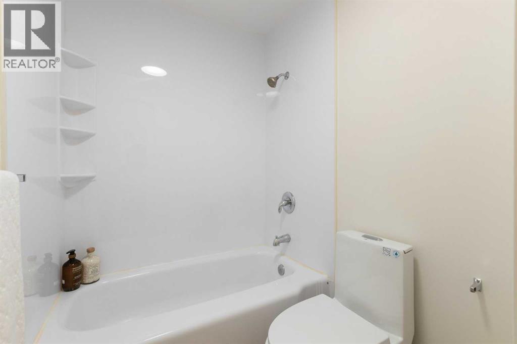 Single Family House for Sale in    Street SW Glamorgan Calgary 