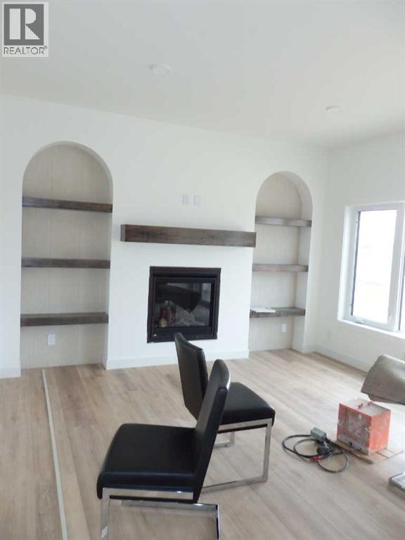 Single Family House Bi-level for Sale in  Emmett Crescent Evergreen Red Deer 