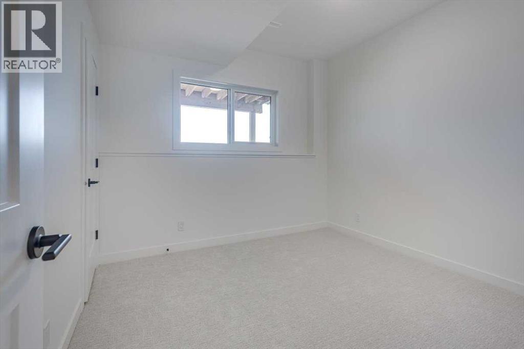 Single Family House Bi-level for Sale in  Emmett Crescent Evergreen Red Deer 