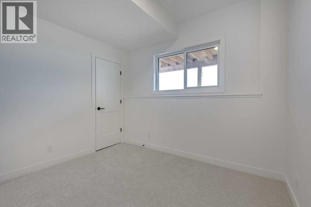 Single Family House Bi-level for Sale in  Emmett Crescent Evergreen Red Deer 