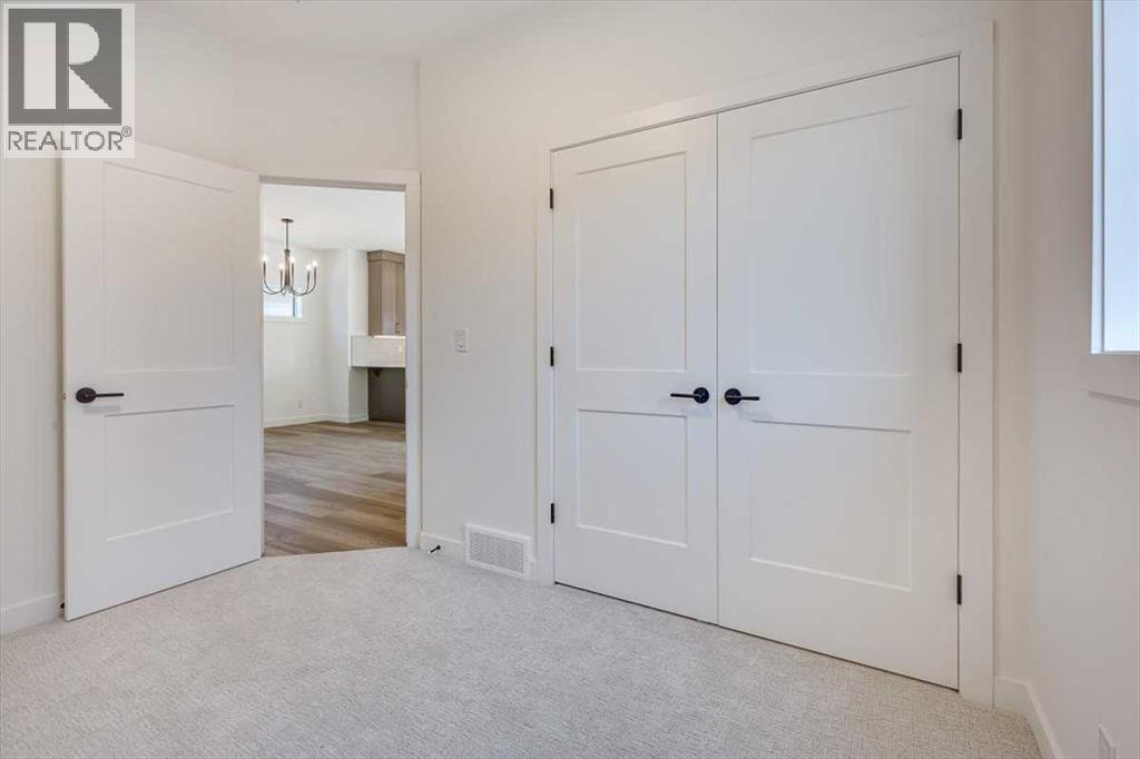 Single Family House Bi-level for Sale in  Emmett Crescent Evergreen Red Deer 