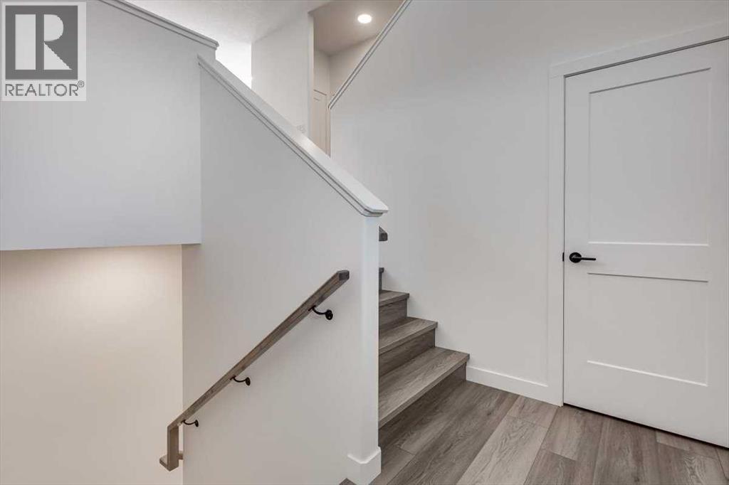 Single Family House Bi-level for Sale in  Emmett Crescent Evergreen Red Deer 