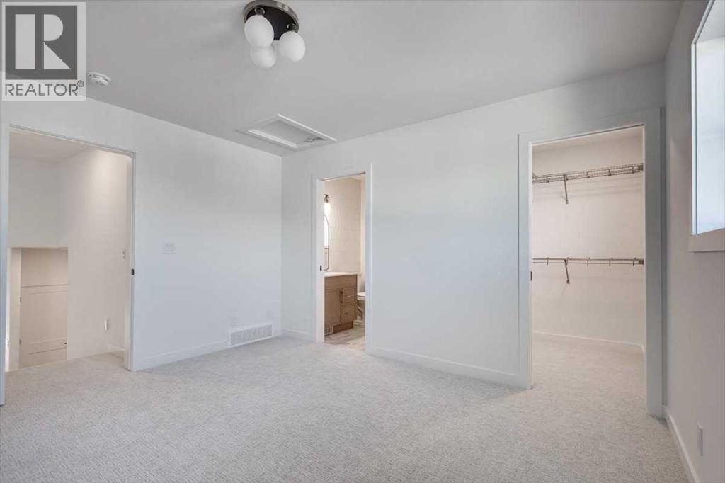 Single Family House Bi-level for Sale in  Emmett Crescent Evergreen Red Deer 