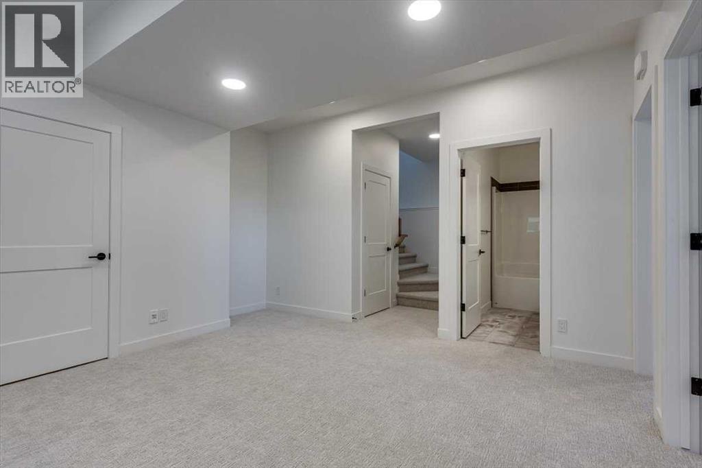 Single Family House Bi-level for Sale in  Emmett Crescent Evergreen Red Deer 