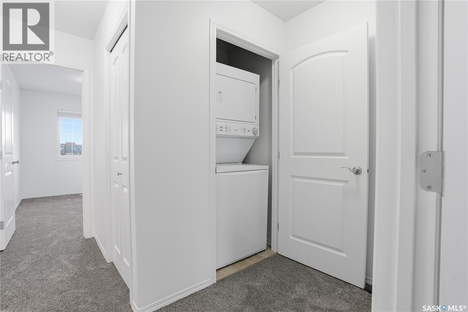 Single Family House 2 Level for Sale in  Kloppenburg WAY Saskatoon 