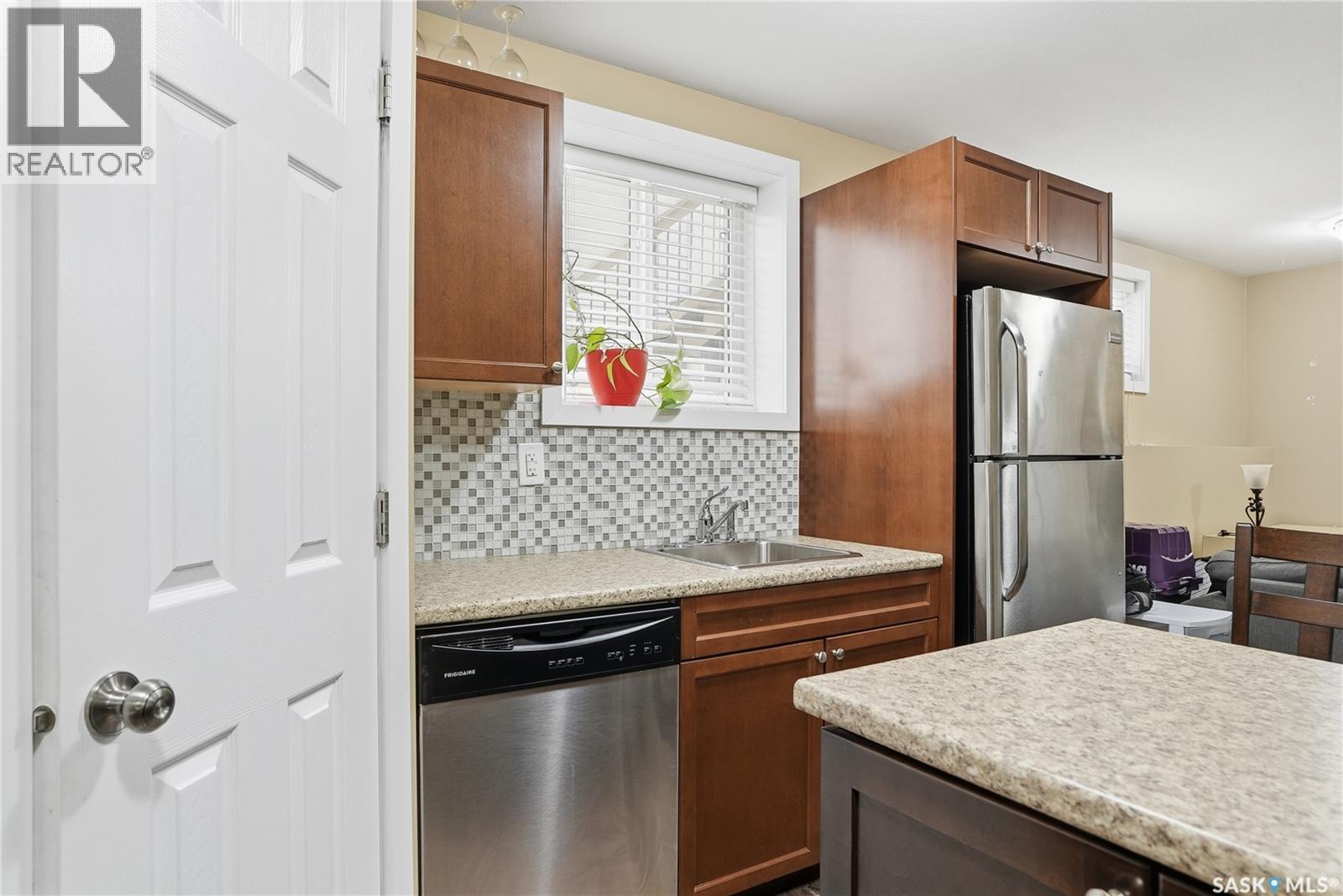 Single Family House 2 Level for Sale in  Kloppenburg WAY Saskatoon 