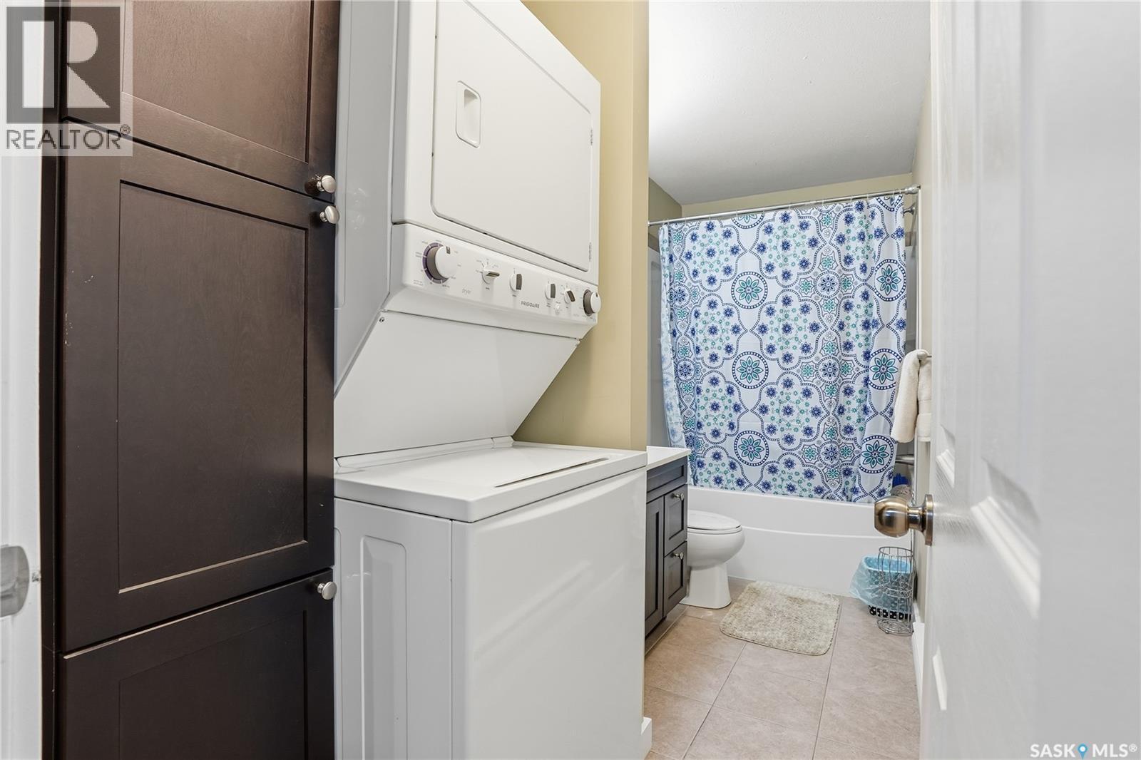 Single Family House 2 Level for Sale in  Kloppenburg WAY Saskatoon 