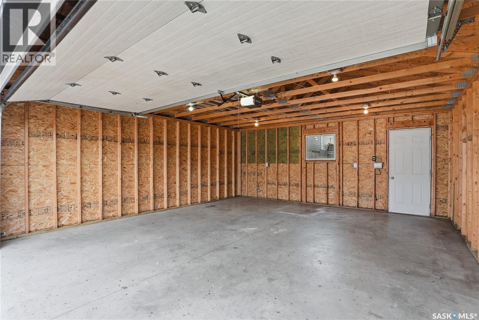 Single Family House 2 Level for Sale in  Kloppenburg WAY Saskatoon 