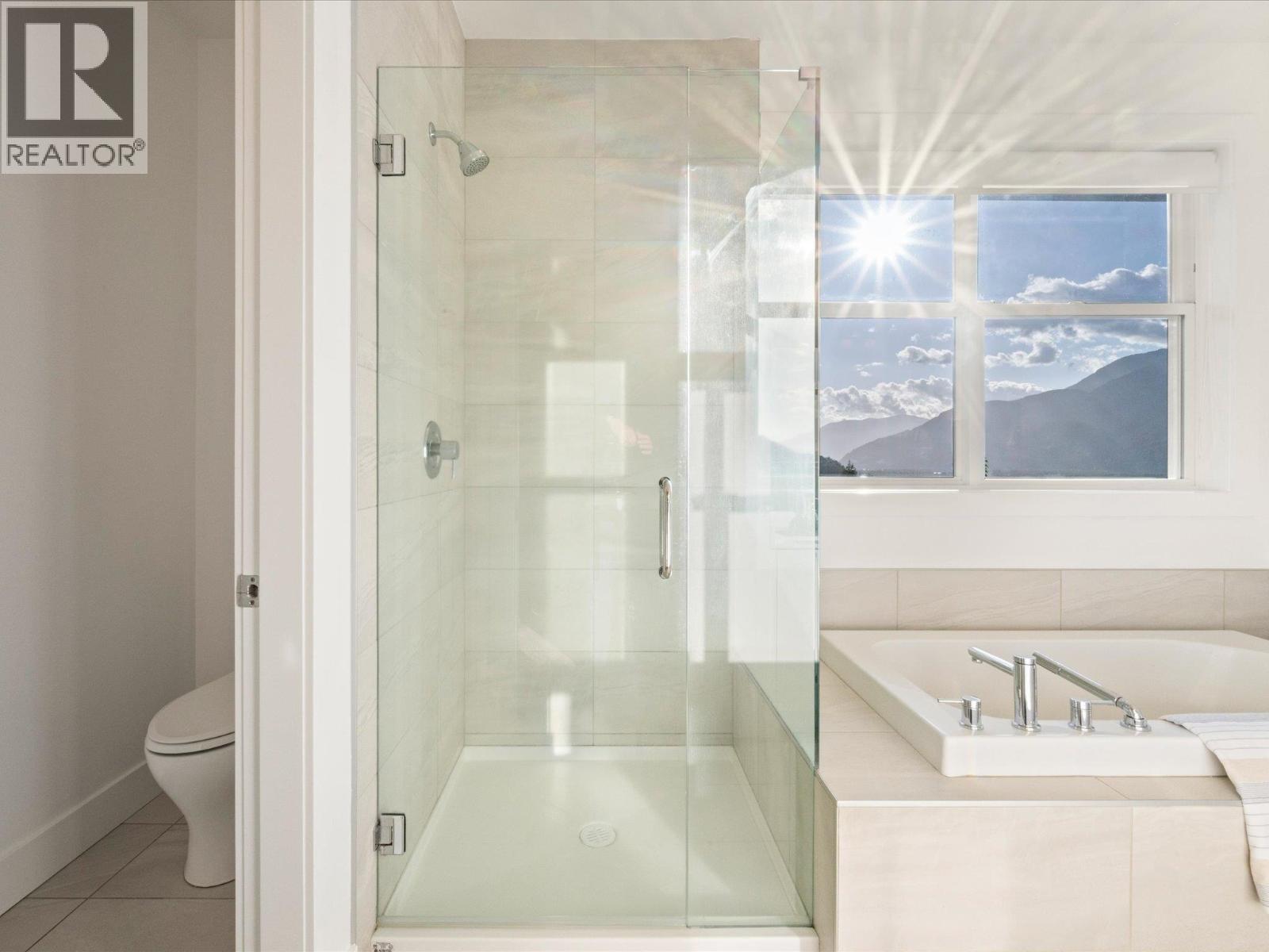 40872 THE CRESCENT, Squamish