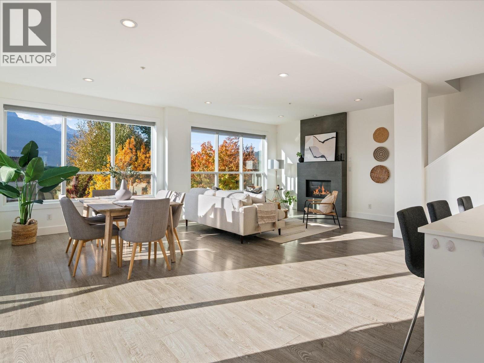 40872 THE CRESCENT, Squamish