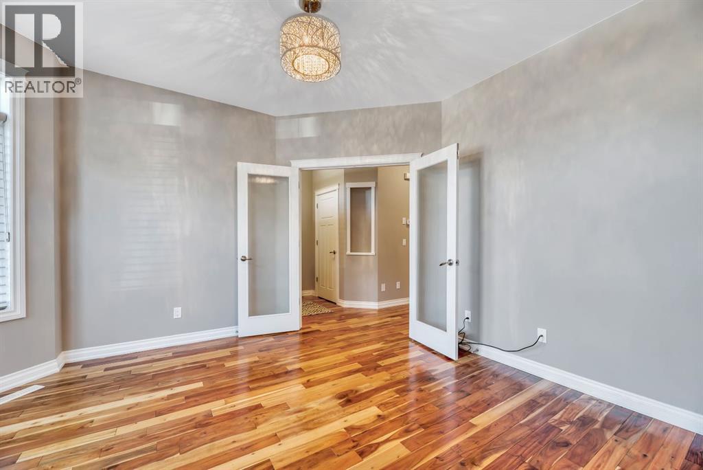 Single Family House for Sale in   Avenue NW Capitol Hill Calgary 