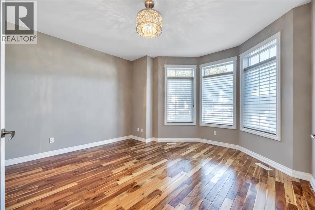 Single Family House for Sale in   Avenue NW Capitol Hill Calgary 