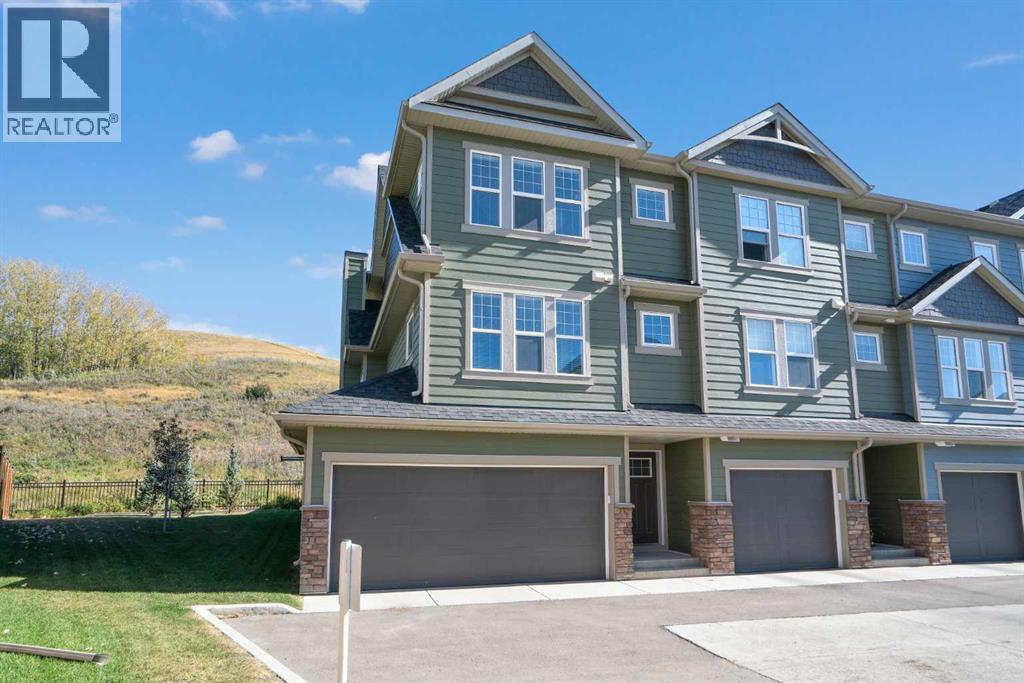 284 Cranbrook Square SE, Calgary, Alberta