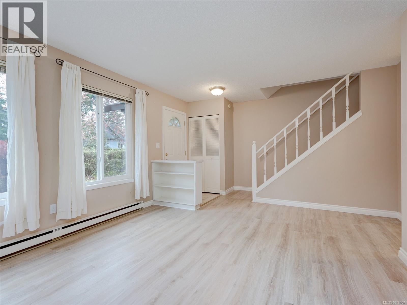 #9 1741 MCKENZIE AVE - 4