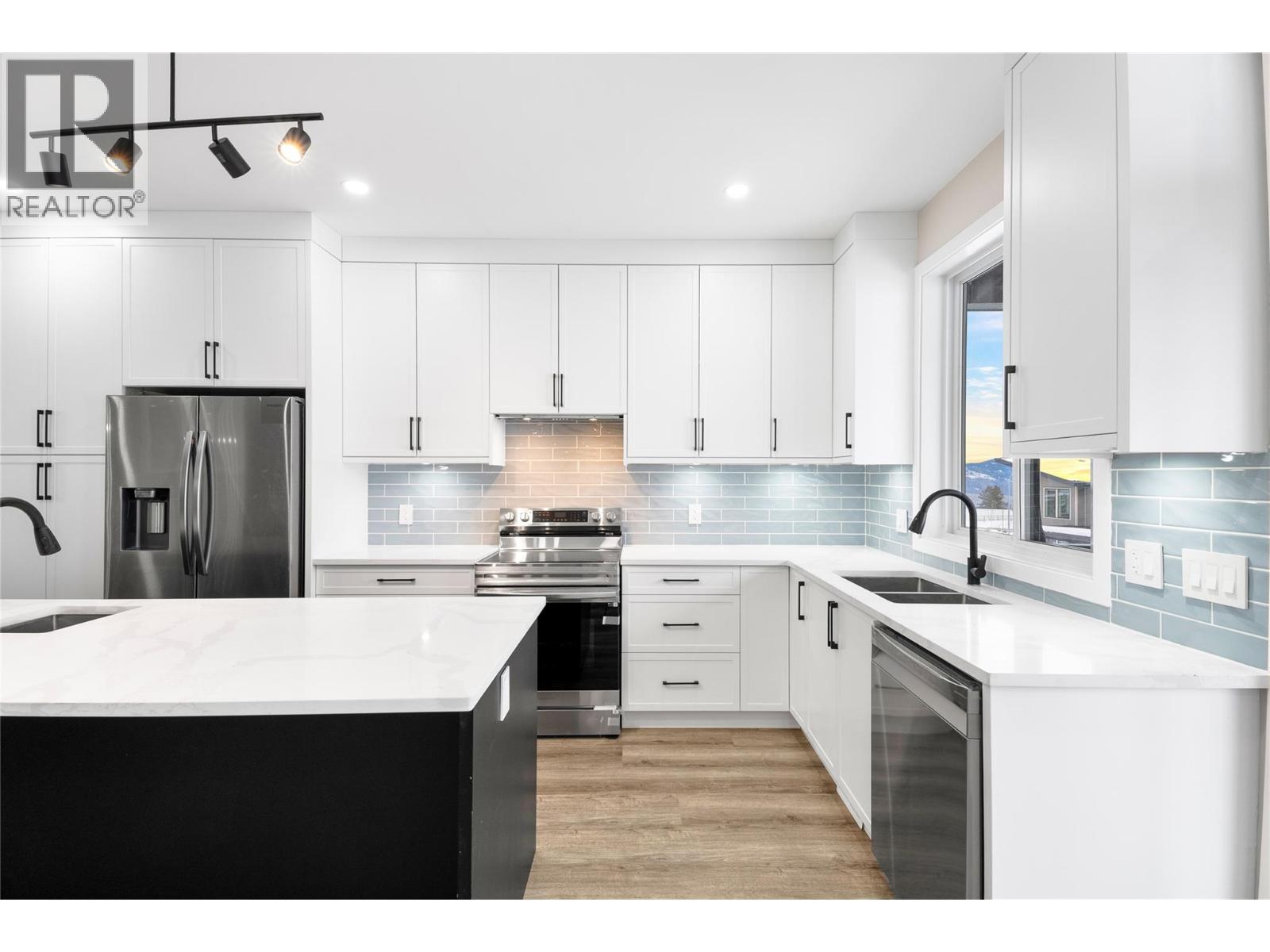 2077 LINFIELD DRIVE - 12