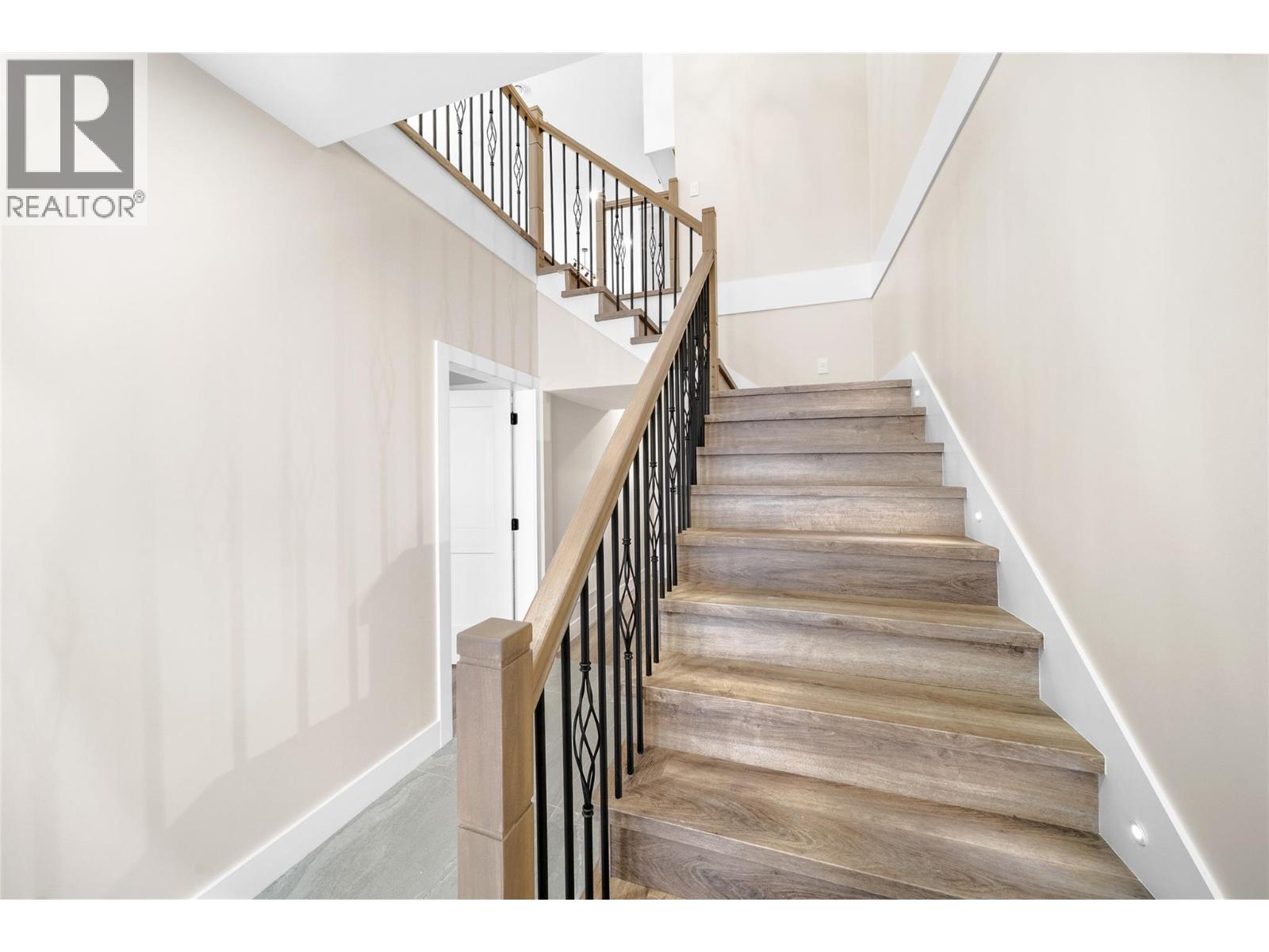 2077 LINFIELD DRIVE - 5