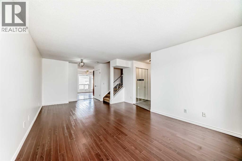 Single Family House for Sale in  Templeby Way NE Temple Calgary 