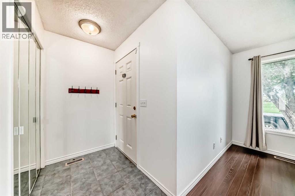 Single Family House for Sale in  Templeby Way NE Temple Calgary 