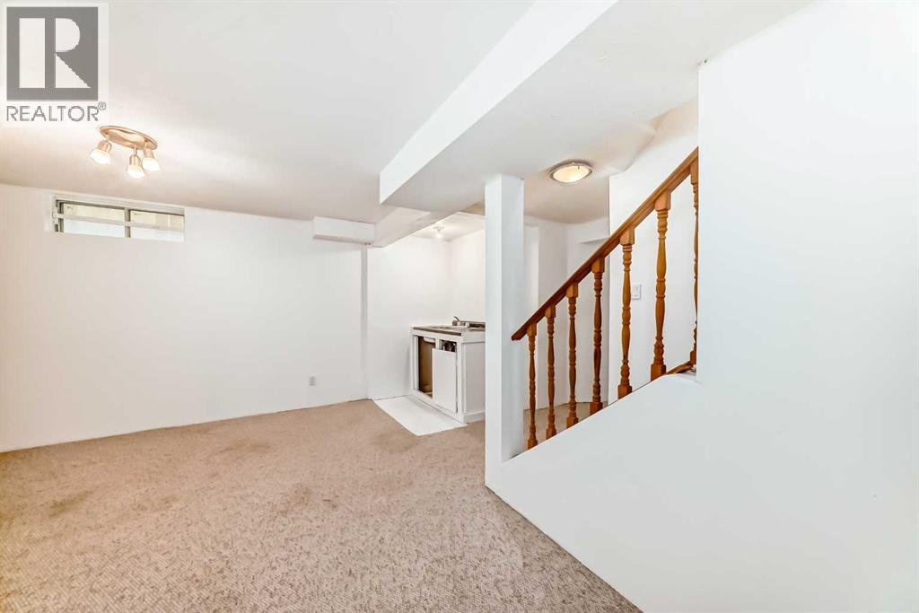 Single Family House for Sale in  Templeby Way NE Temple Calgary 