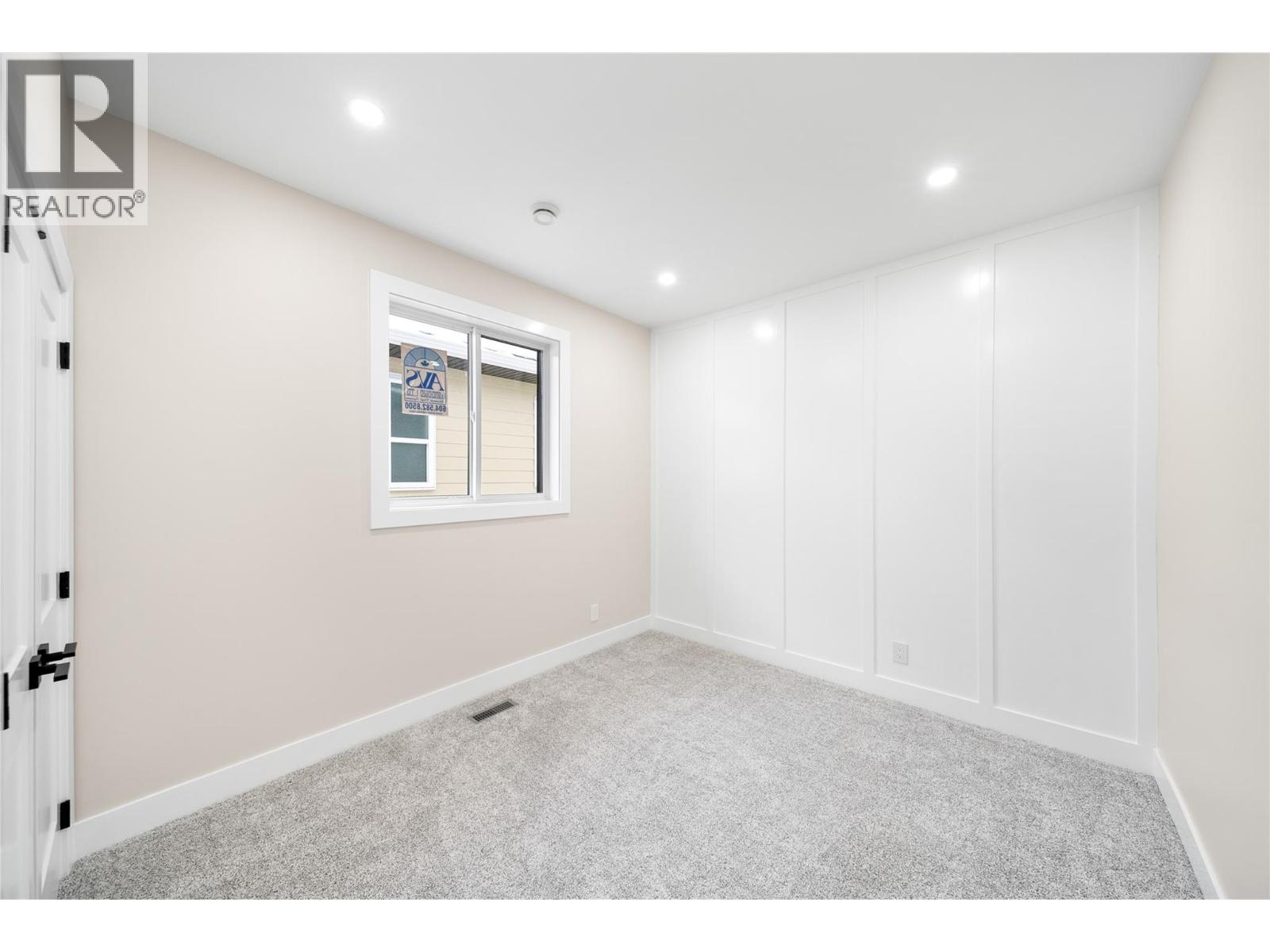 2077 LINFIELD DRIVE - 27