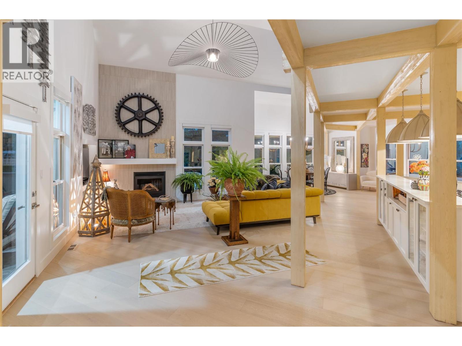 2075 LILLOOET COURT - 22