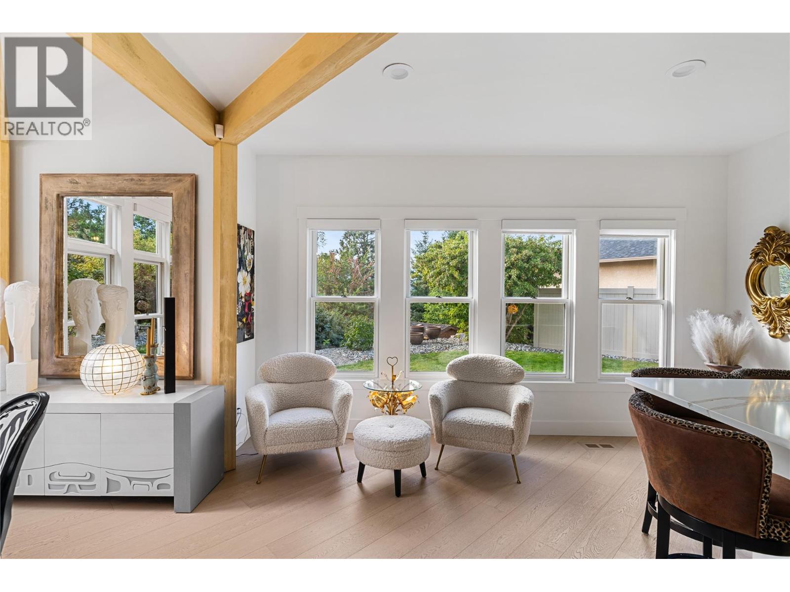 2075 LILLOOET COURT - 10