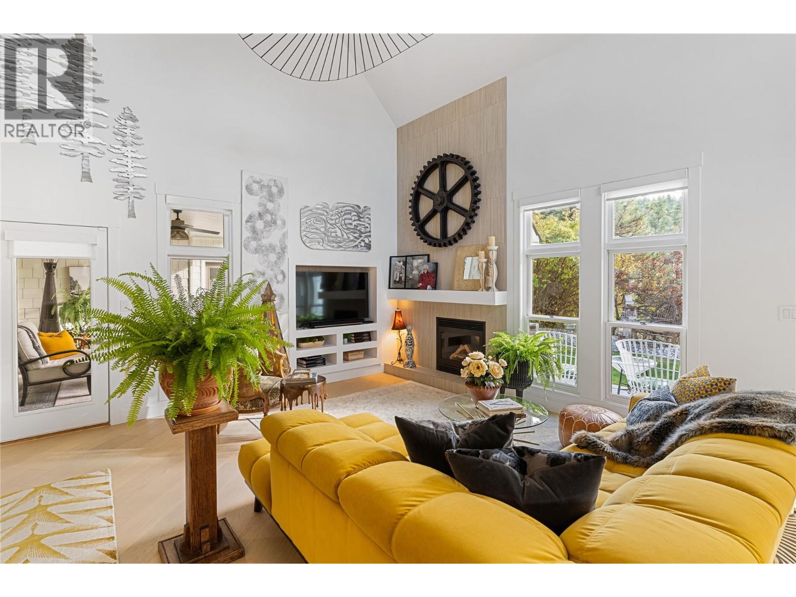 2075 LILLOOET COURT - 4