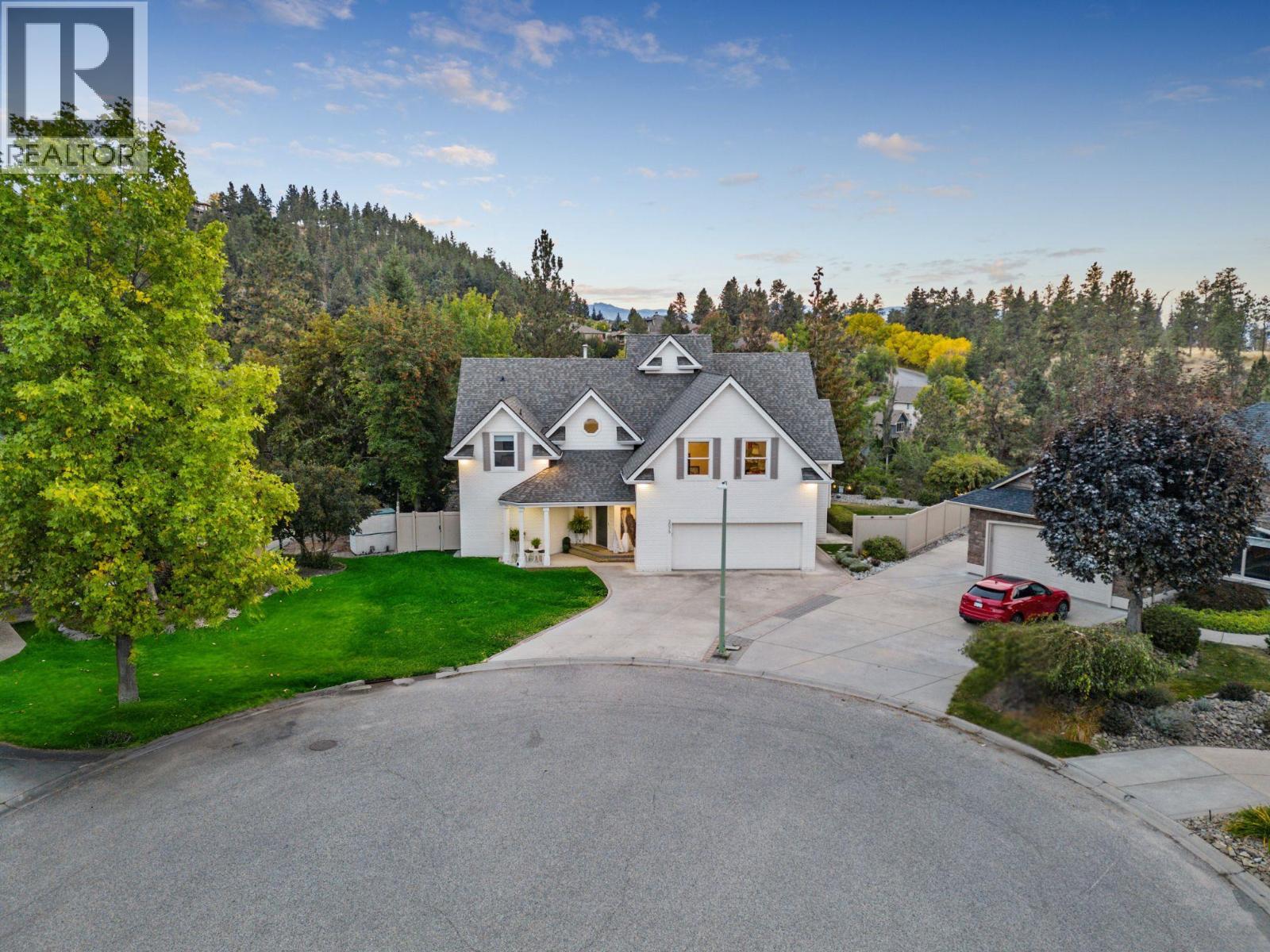 2075 LILLOOET COURT - 42