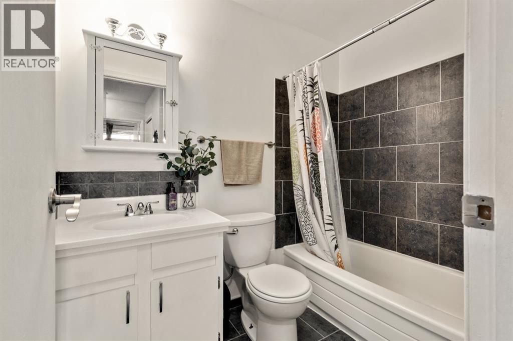 Single Family House for Sale in    Street NE Thorncliffe Calgary 