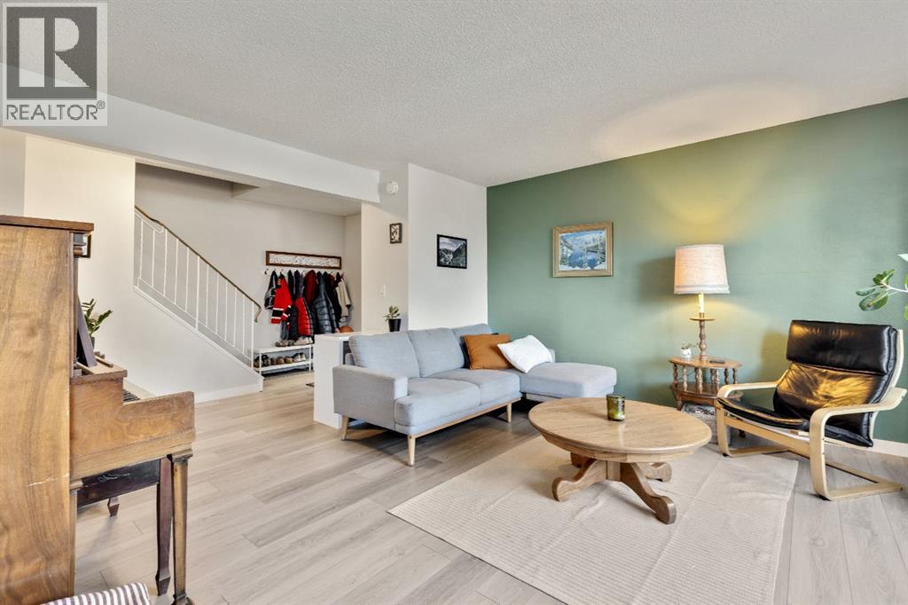 Single Family House for Sale in    Street NE Thorncliffe Calgary 