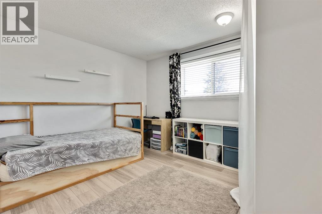 Single Family House for Sale in    Street NE Thorncliffe Calgary 