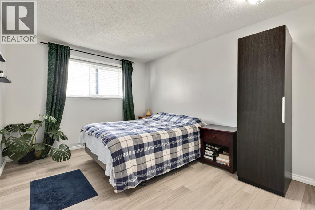 Single Family House for Sale in    Street NE Thorncliffe Calgary 