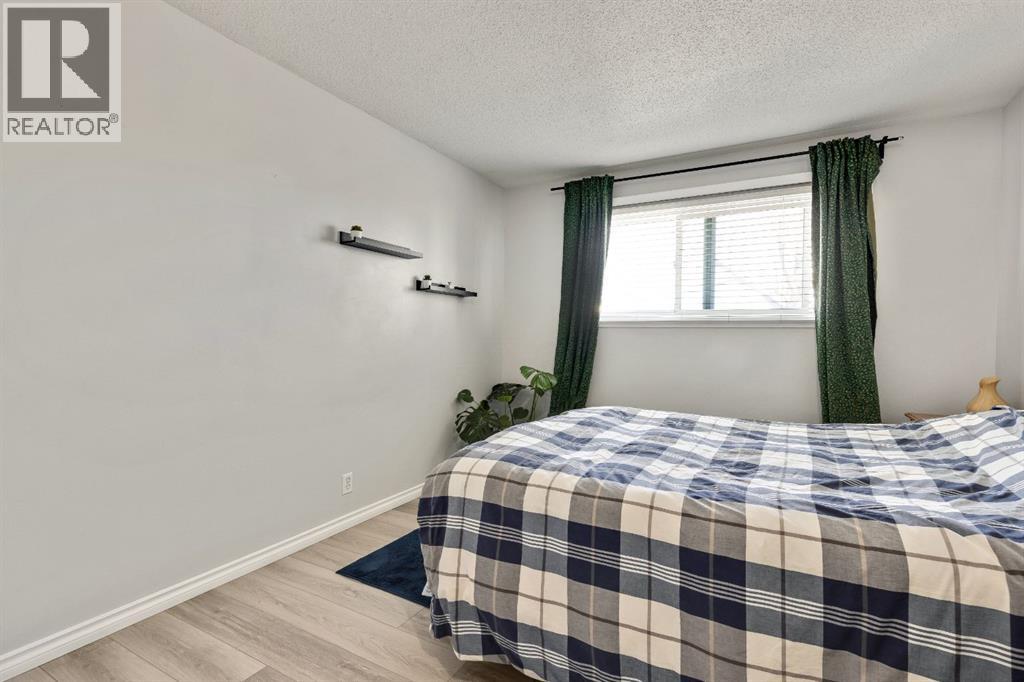 Single Family House for Sale in    Street NE Thorncliffe Calgary 