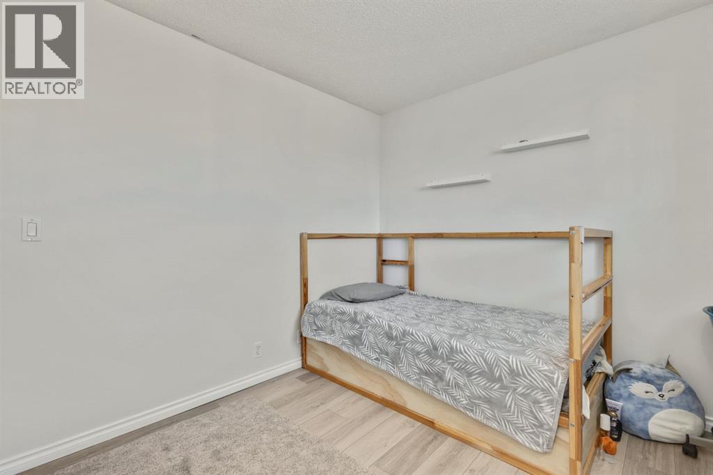 Single Family House for Sale in    Street NE Thorncliffe Calgary 