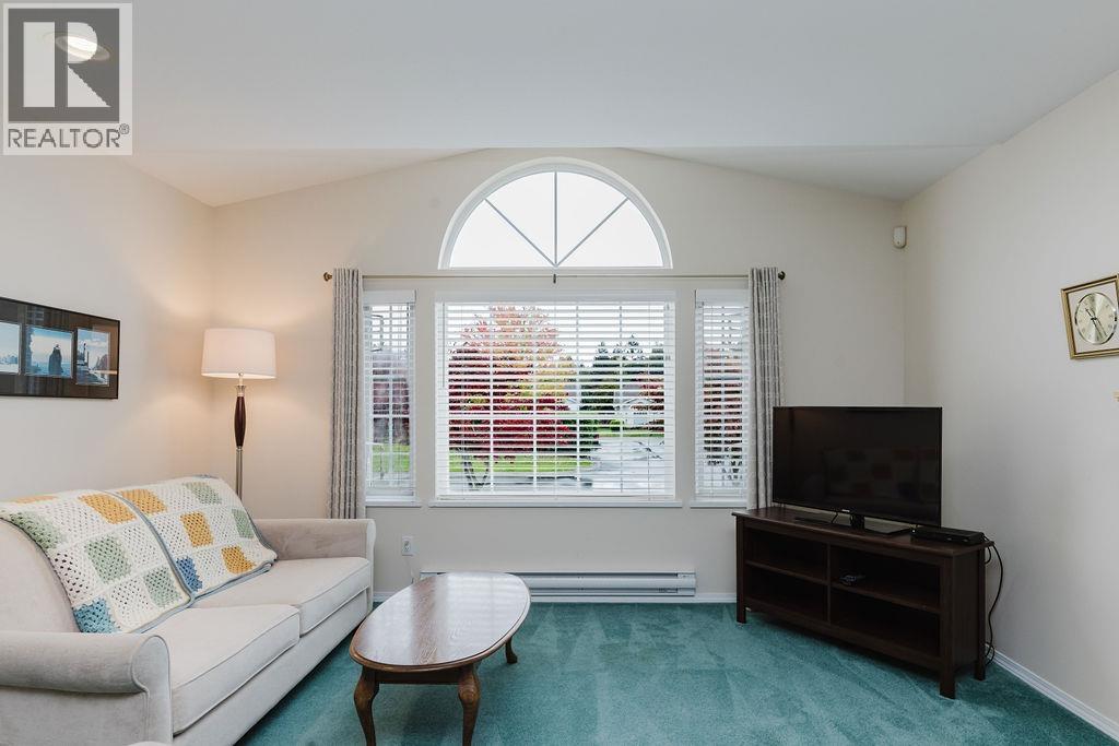 26 535 SHAW ROAD - Photo 4 of 29, Gibsons, British Columbia