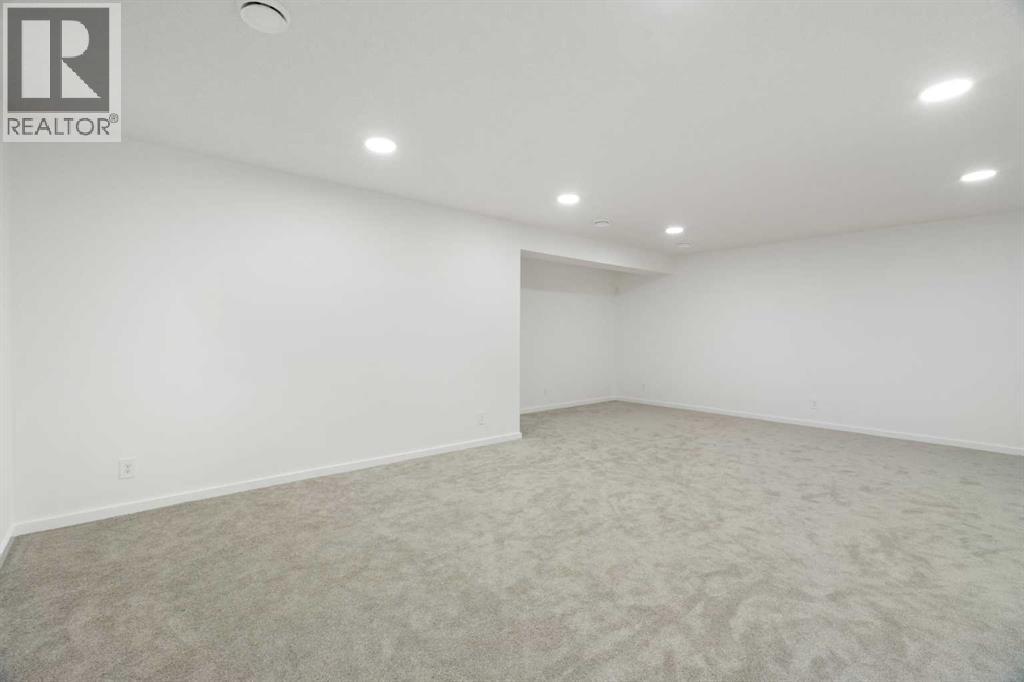 Single Family House for Sale in  Spring Creek Circle SW Springbank Hill Calgary 