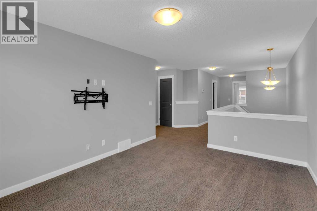 Single Family House for Sale in  Evanscove Manor NW Evanston Calgary 