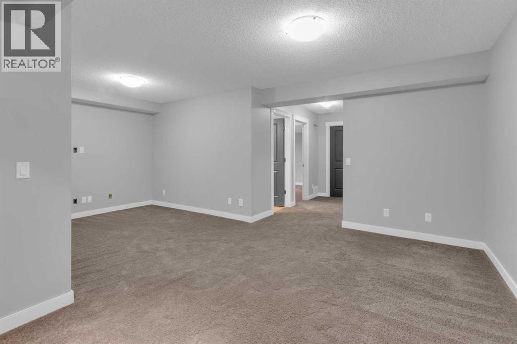 Single Family House for Sale in  Evanscove Manor NW Evanston Calgary 