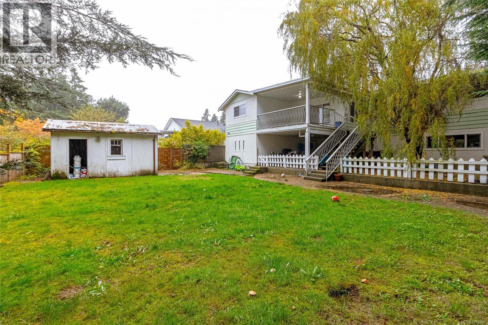 1116 THUNDERBIRD DR - 36