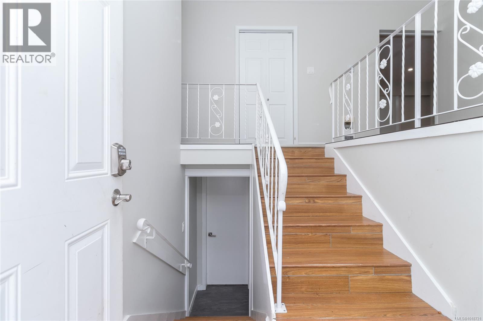 1116 THUNDERBIRD DR - 4