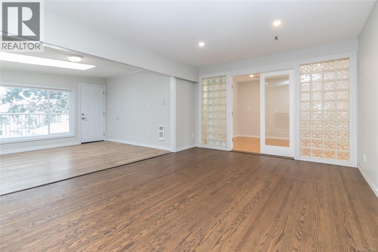 1116 THUNDERBIRD DR - 6