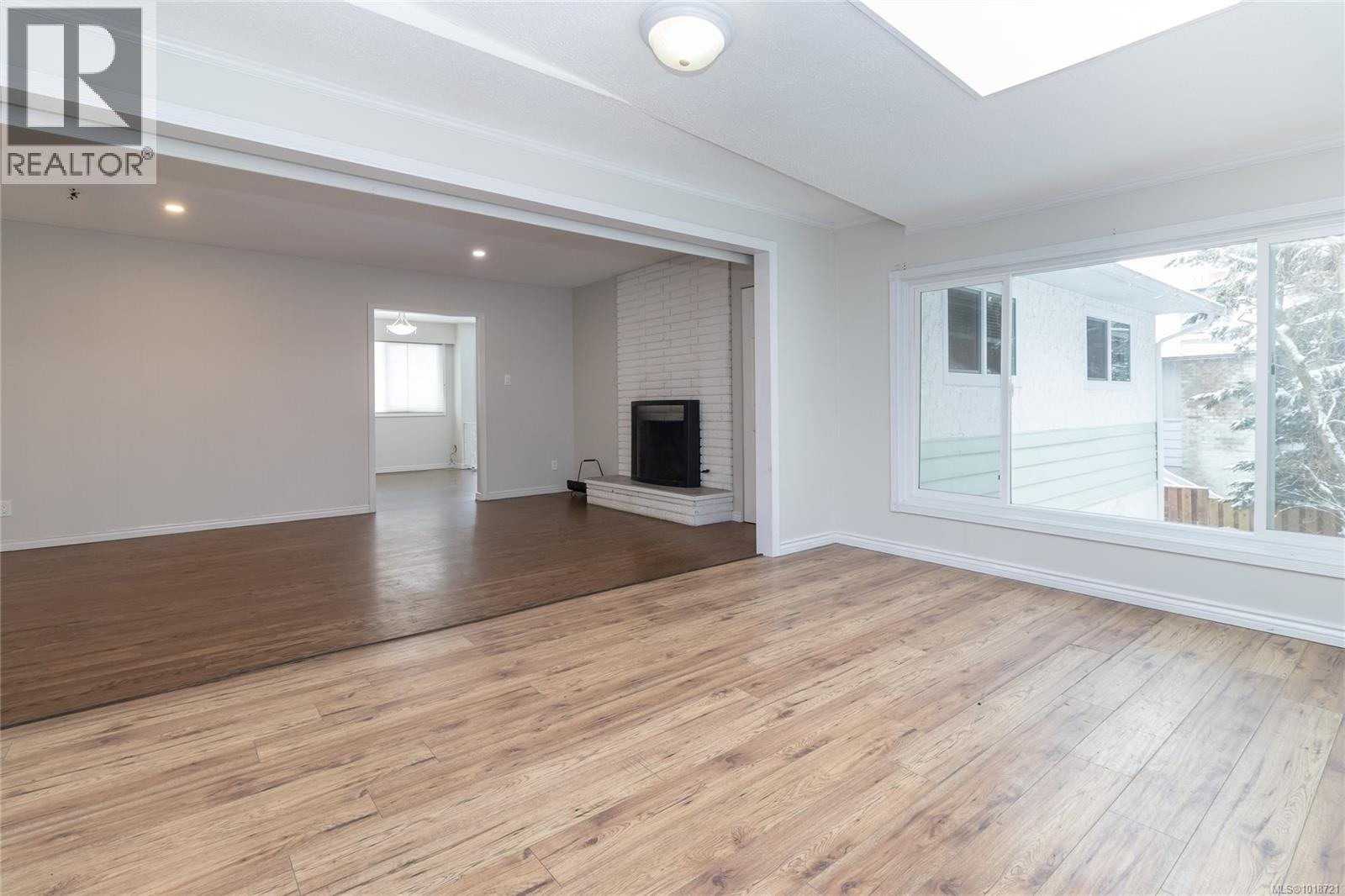 1116 THUNDERBIRD DR - 8